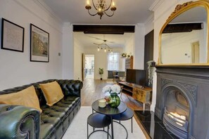 York Street, Bedford - Host & Stay