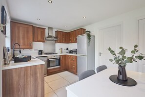 Polwell Road, Kibworth Harcourt - Host & Stay