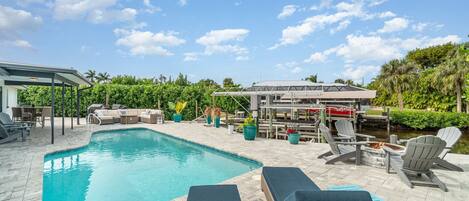 Private heated pool and Canal access