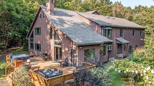 Huge deck w/ views