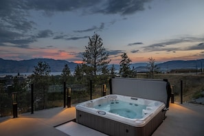 Private Hot Tub with. Views of Lake Okanagan