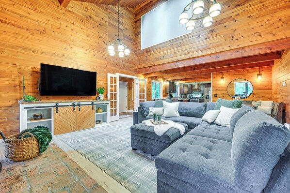 Shelton Vacation Rental | 6BR | 4.5BA | Stairs Required | 4,000 Sq Ft