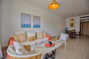 Navio B302 · New 1 Bedroom with Beach access (970)