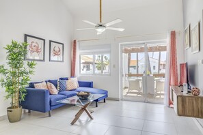Beautiful Beachfront 2-BDR. STM D301 (544)