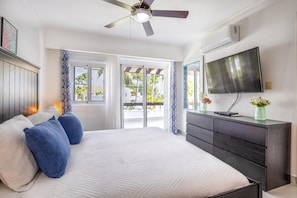 Feel the ocean breeze. Oceanview. STM D302 (570)