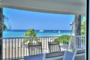 Exclusive Beachfront Apartment - H-202 3BDR (1135)