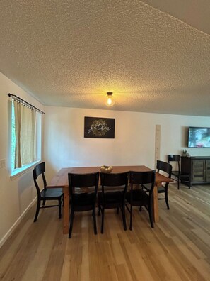 Dining area. Lots of seating. 