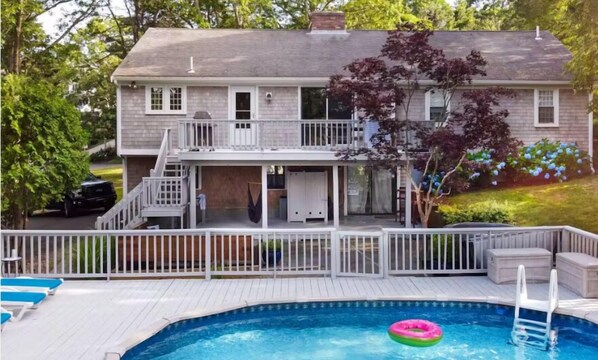 Welcome to Sesuit Harbor Hideaway—your perfect coastal retreat awaits!