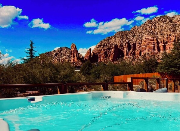 Outdoor spa tub