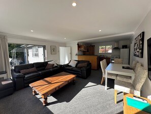 Living / Dining