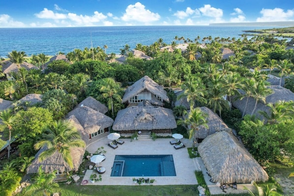 Caleton Villa 6: NEW villa at Cap Cana w/ staff, golf cart & Eden Roc Beach Club