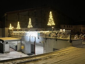 Bâtiment, Électricité, Ville, Point De Repère, Minuit, Teintes Et Ombres, Métropole, L'Eau