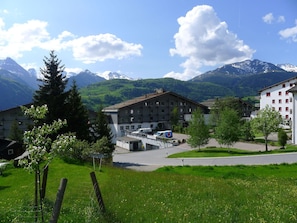 Nuage, Ciel, Plante, Montagne, Bâtiment, Propriété, Vert, Environnement Naturel, Paysage Naturel, Arbre