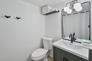 Perfect for families or friends, this stylishly updated space features two plush queen beds and modern amenities for a relaxing stay. Enjoy the comfort and convenience of a beautifully refreshed room. Book your mountain retreat now!