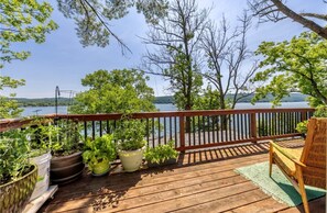 2nd floor out side sitting area with beautiful lake view