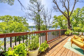 2nd floor out side sitting area with beautiful lake view