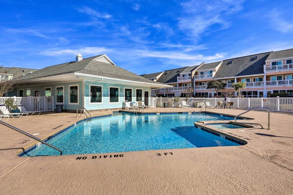 Emerald Isle Vacation Rental | 1BR | 1.5BA | 2 Steps Required | 700 Sq Ft