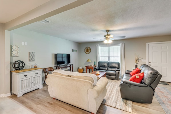 Milton Vacation Rental | 3BR | 2BA | 1,269 Sq Ft | 2 Steps to Enter