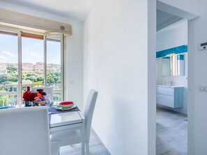 Eigentum, Blume, Pflanze, Gebäude, Interior Design, Fussboden, Tabelle, Flooring, Wohnzimmer