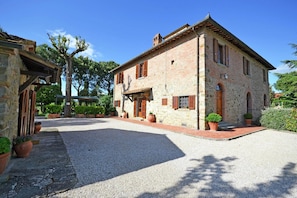 Außenseite Ferienhaus [Sommer]