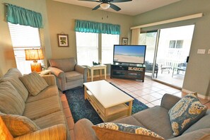 Living Room With Sofa Sleeper