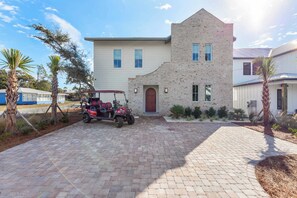 Golf Cart Included with Rental Starting Feb 2025