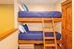 Alcove bunk beds