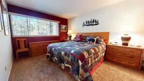 Master Bedroom: King Bed