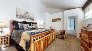 2nd bedroom: King bed, 2 Twin beds + trundles, great for kids