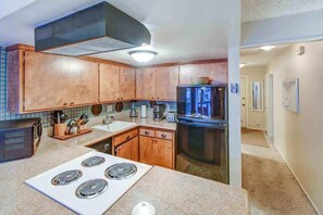 Fully equipped kitchen