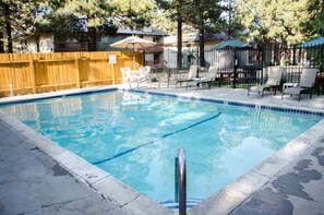 Mountain Shadows pool