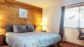 Bedroom #1 with Queen Bed