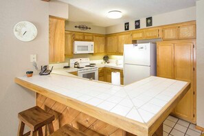 Fully equipped kitchen