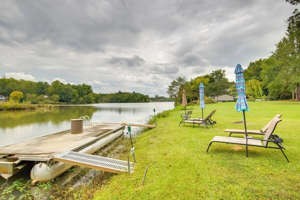 Waterloo Vacation Rental | 1BR | 1BA | 850 Sq Ft | Steps to Enter