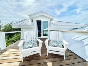 3rd level master suite private balcony