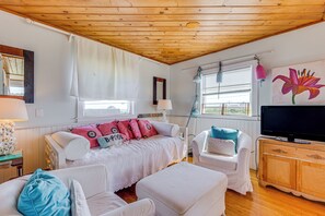 Interior | Free WiFi | Single-Story Unit