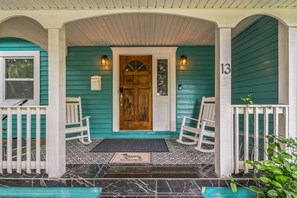 Architecture, Building, House, Porch, Mailbox