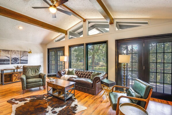 Jefferson Vacation Rental | 4BR | 2.5BA | 2,200 Sq Ft | 1 Step to Enter