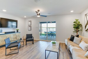 Living Room | Smart TV | Water View