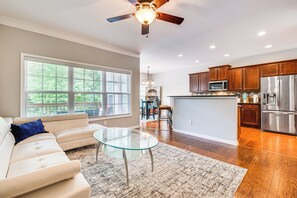 Living Room | 1st Floor | Smart TV | Gas Fireplace