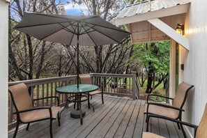 104_Scudder_Ln_Wimberley_TX_78676_USA-Exterior-IMG_3025