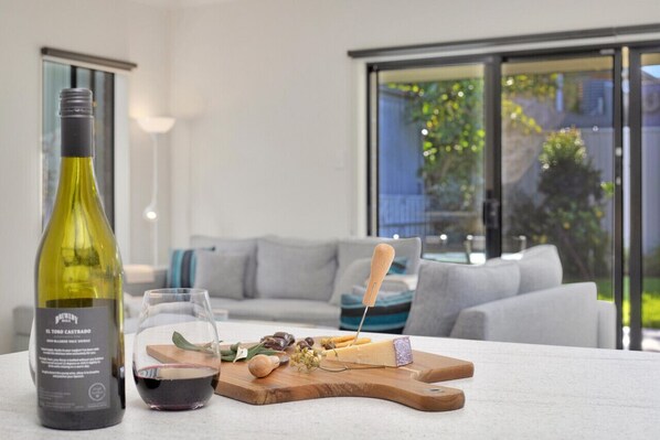 Dining and lounge area