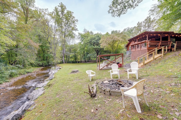 Hiawassee Vacation Rental | 2BR | 2BA | 5 Steps to Enter | 725 Sq Ft