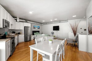 dinning table for 4-6 people