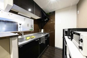 Spacious kitchen area ☆ It is a spacious kitchen ☆