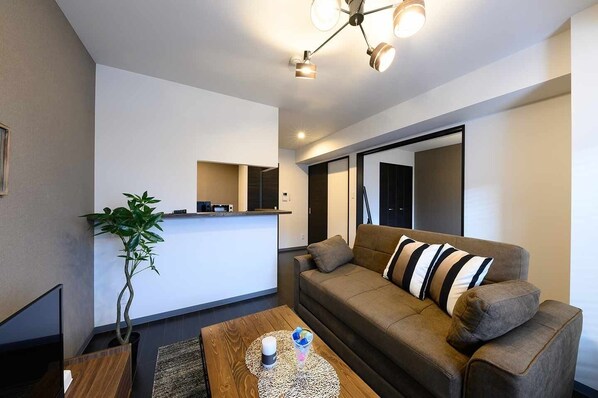 Bright living / dining area ☆ Living / dining area ☆
