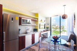 Open kitchen-living