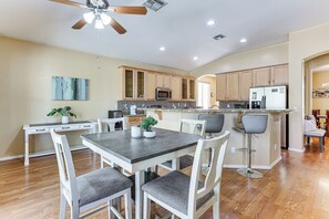 Kitchen | Dining Table | Air Fryer