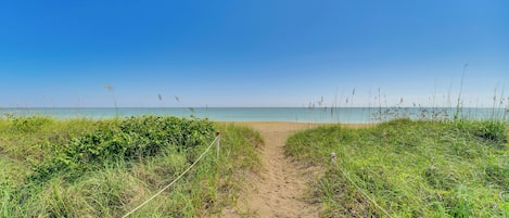 Fort Pierce Vacation Rental | 1BR | 1.5BA | Stairs Required | 748 Sq Ft