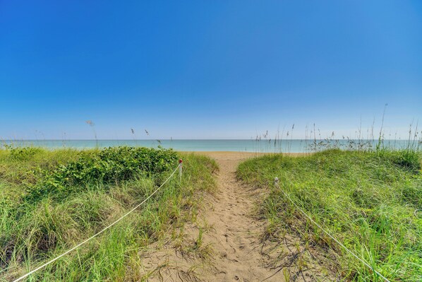 Fort Pierce Vacation Rental | 1BR | 1.5BA | Stairs Required | 748 Sq Ft